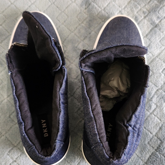 NWOT DKNY Dark Blue Denim Wedge Boots - Picture 6 of 9